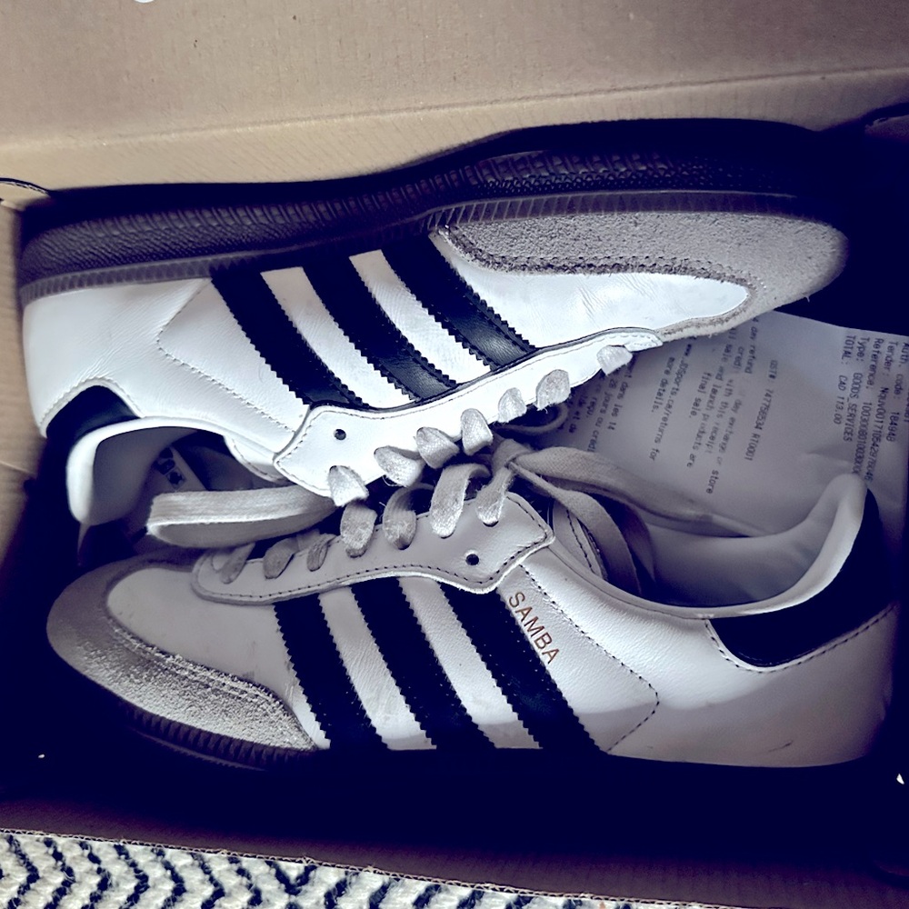SAMBA OG
US 5 1/2 - UK 5

Lightly worn
White/black/grey